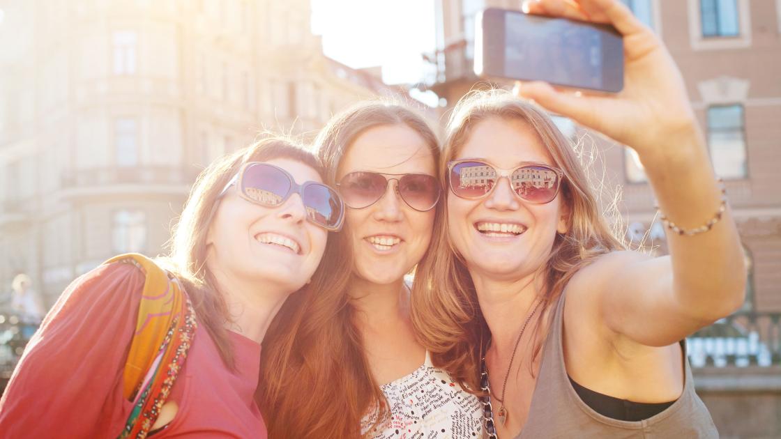 Foto de estudantes de intercâmbio de High School em Espanha a conviver culturalmente