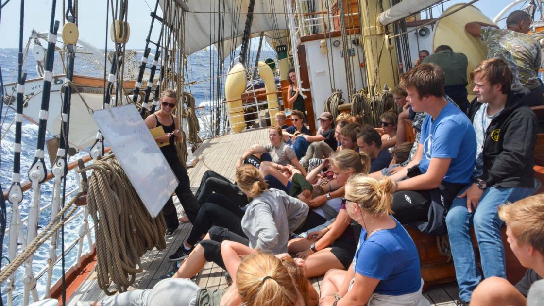 Estudar no estrangeiro e no exterior gap year em navio-escola ensino secundário ensino médio no exterior em escola privada na Europa e na Suíça