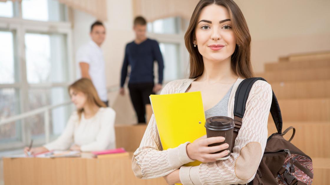 Progressão para a Universidade com o Diploma de High School A-levels de Inglaterra Progressão para a Universidade com o Diploma de High School A-levels de Inglaterra