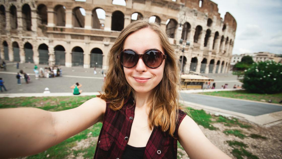 Foto de estudante de intercâmbio internacional em Roma, Itália Foto de estudante de intercâmbio internacional em Roma, Itália